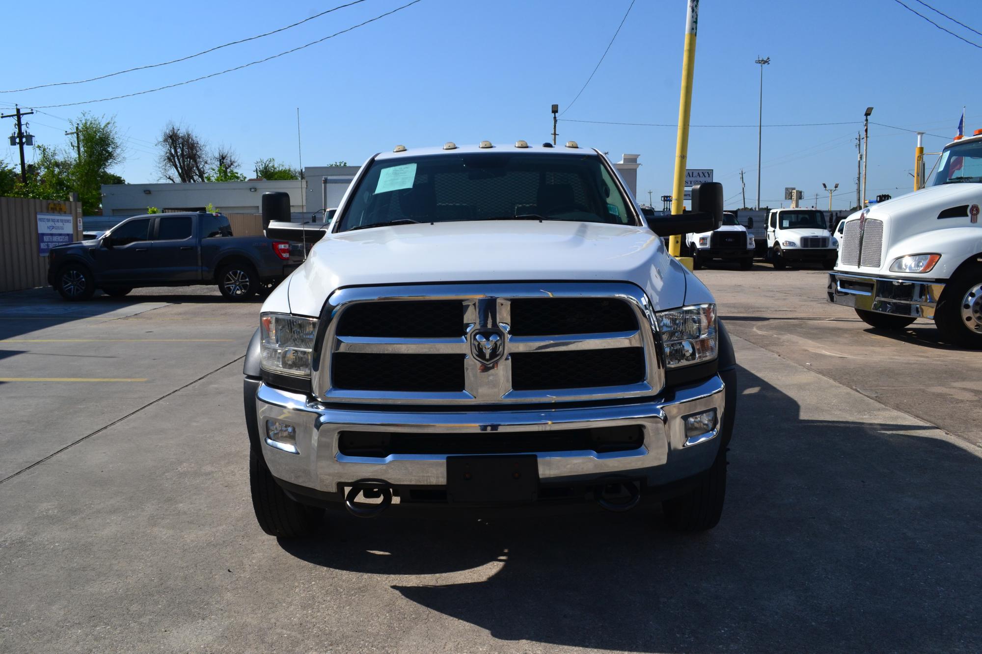 2018 Ram 5500 - 3C7WRMDL1JG317975 - Image #2