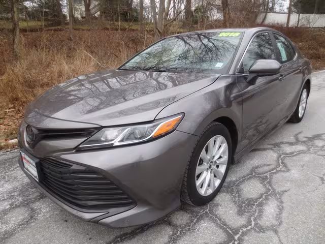 2018 Toyota Camry - 4T1B11HK8JU651822 - Image #10