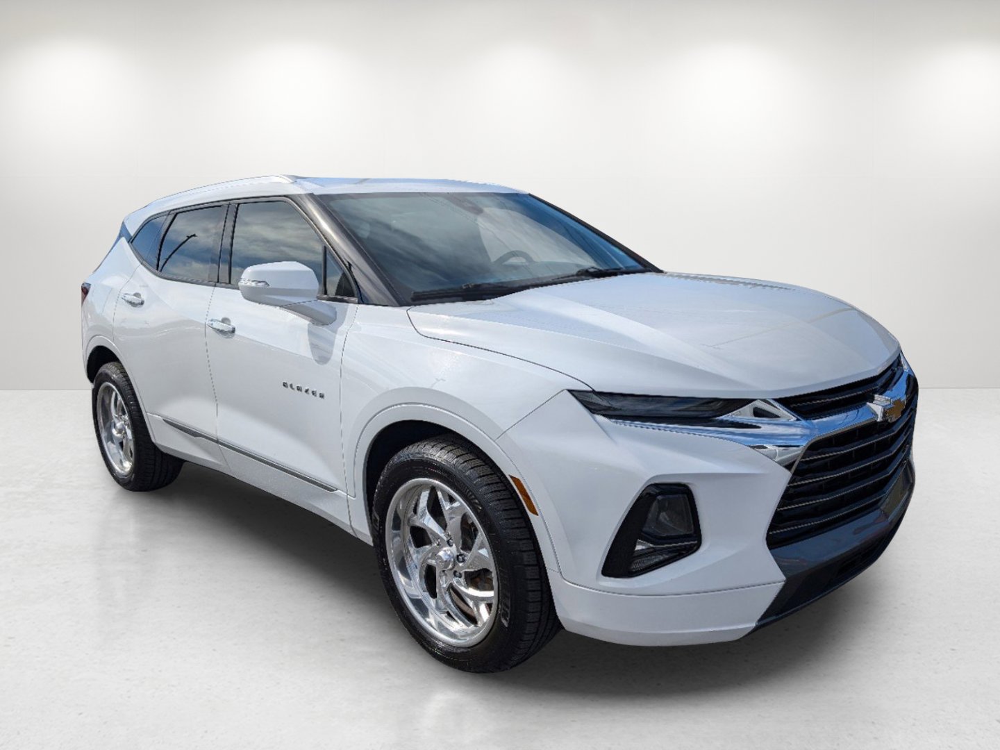 2019 Chevrolet Blazer - 3GNKBFRS2KS686913 - Image #3