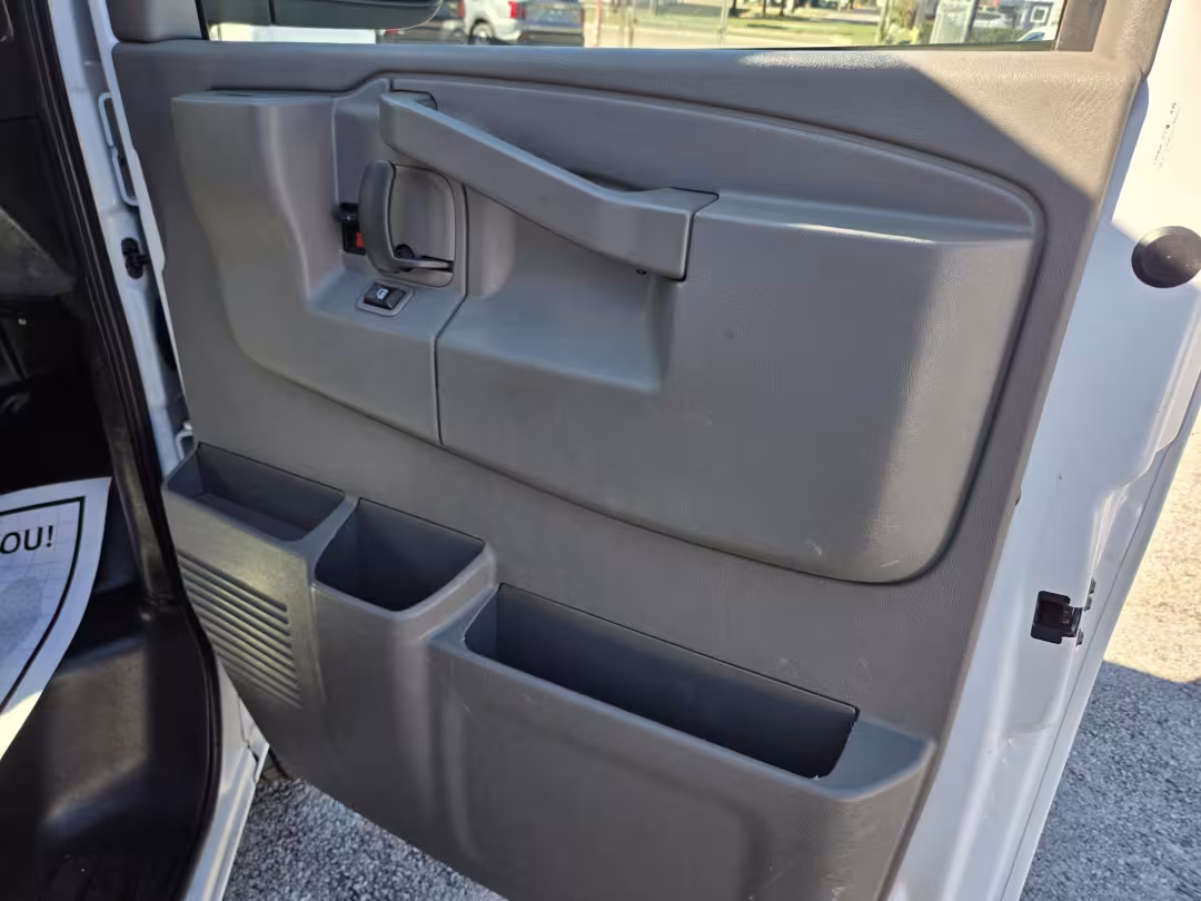 2019 Chevrolet Express - 1GCWGAFG9K1225238 - Image #11