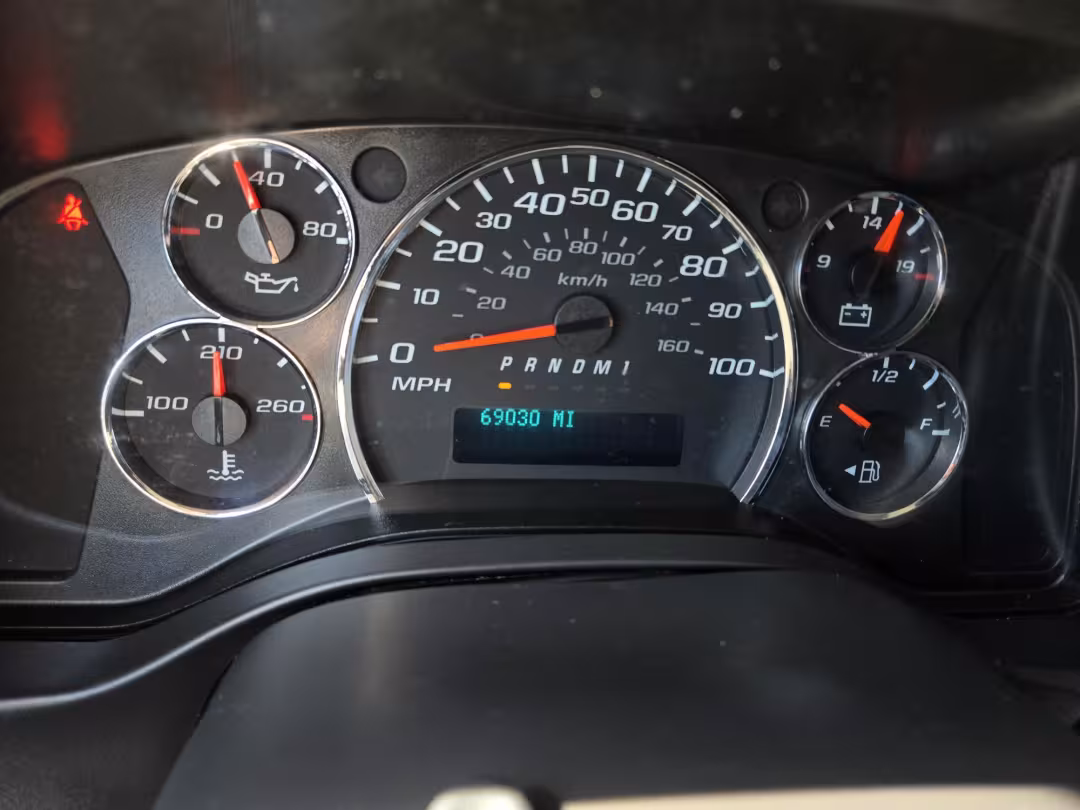2019 Chevrolet Express - 1GCWGAFG9K1225238 - Image #14