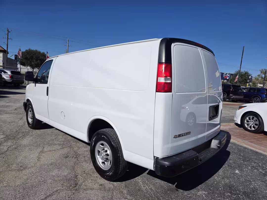 2019 Chevrolet Express - 1GCWGAFG9K1225238 - Image #2