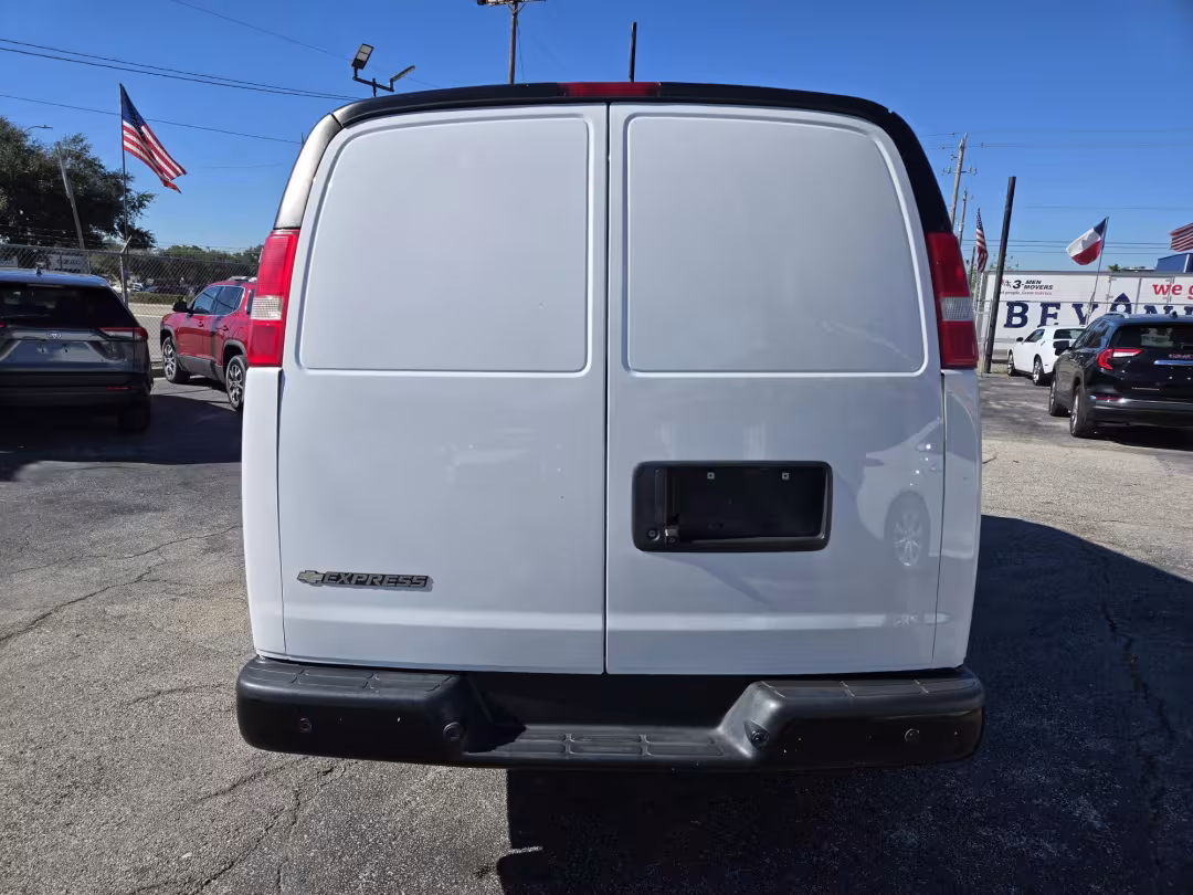 2019 Chevrolet Express - 1GCWGAFG9K1225238 - Image #3
