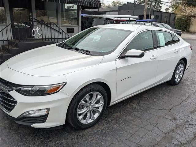 2019 Chevrolet Malibu - 1G1ZD5STXKF224031 - Image #1