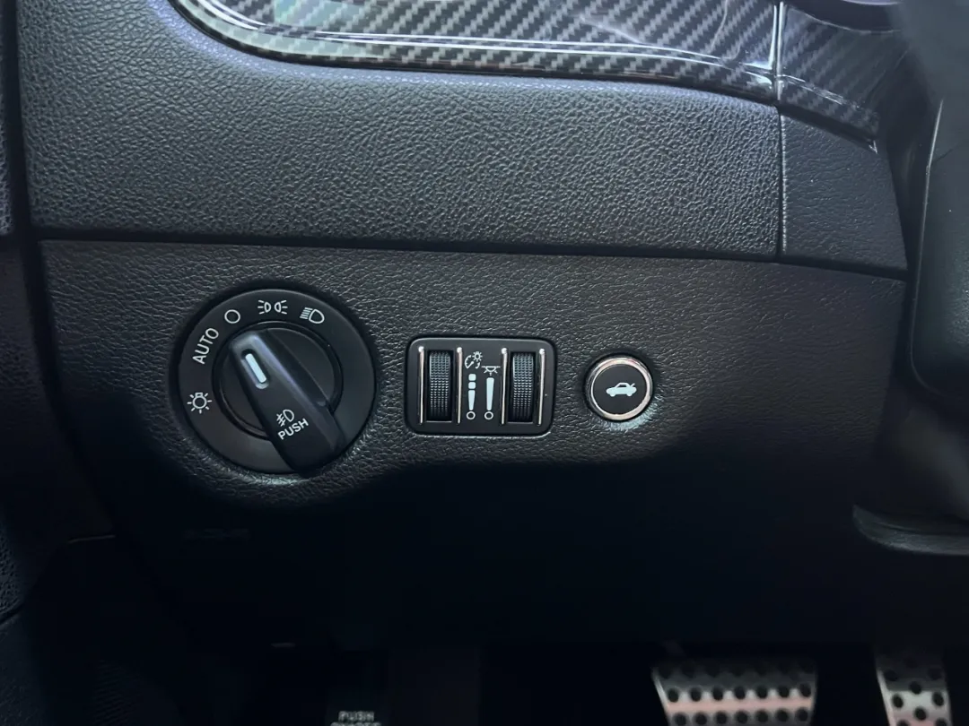 2019 Dodge Charger - 2C3CDXCT6KH666198 - Image #29