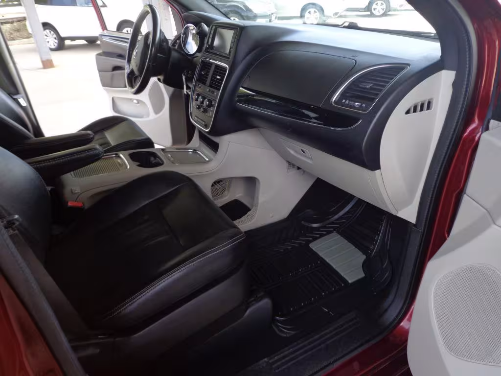 2019 Dodge Grand Caravan - 2C4RDGCG7KR717016 - Image #18