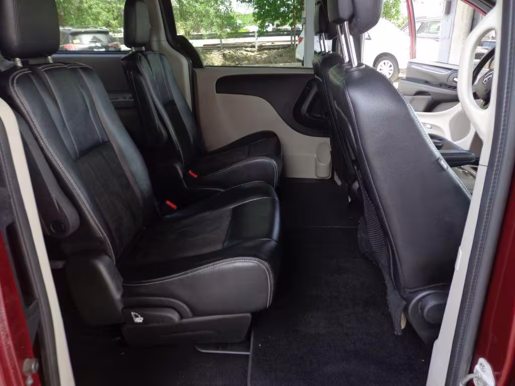 2019 Dodge Grand Caravan - 2C4RDGCG7KR717016 - Image #19