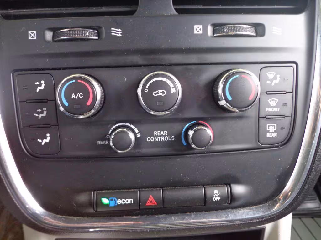 2019 Dodge Grand Caravan - 2C4RDGCG7KR717016 - Image #24