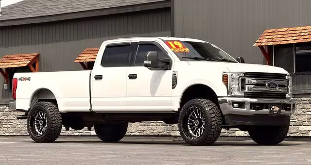 2019 Ford F-350 SD - 1FT8W3B6XKED57504 - Image #1