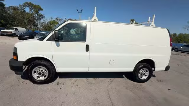 2019 GMC Savana - 1GTW7AFG0K1367557 - Image #2