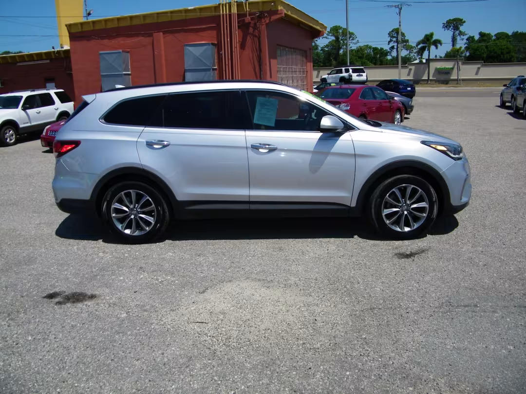 2019 Hyundai Santa Fe XL - KM8SM4HF2KU302801 - Image #4
