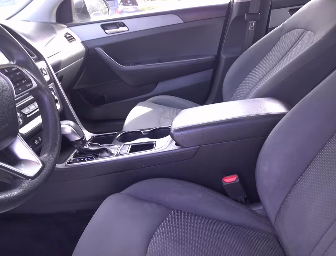 2019 Hyundai Sonata - 5NPE24AF4KH788779 - Image #3