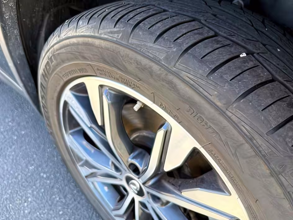 2019 Infiniti QX30 - SJKCH5CR7KA008667 - Image #10