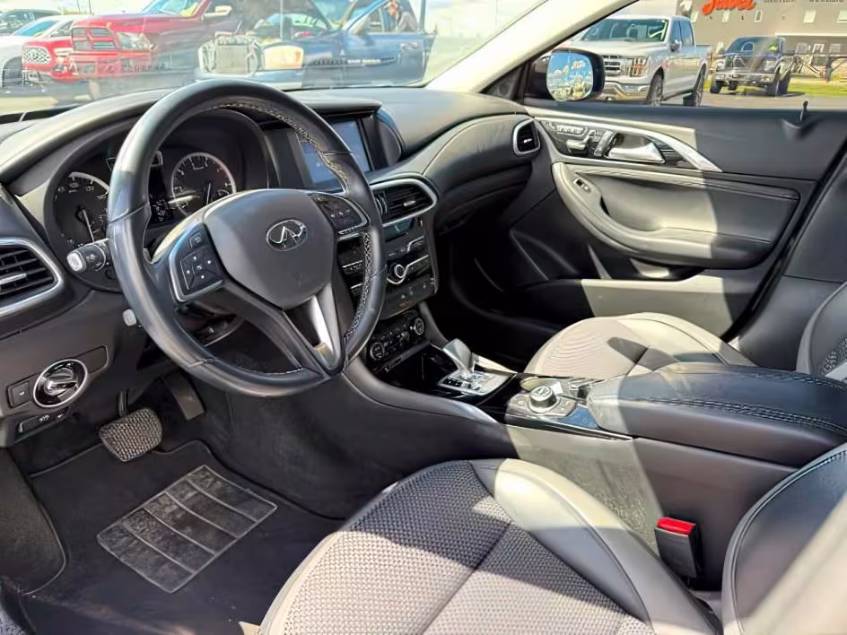 2019 Infiniti QX30 - SJKCH5CR7KA008667 - Image #12