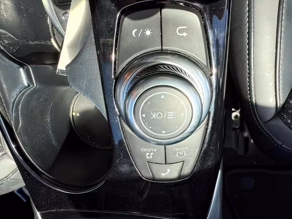 2019 Infiniti QX30 - SJKCH5CR7KA008667 - Image #16