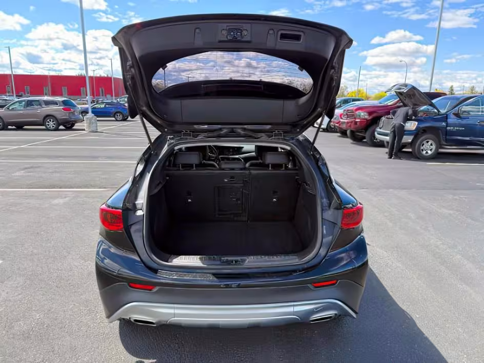 2019 Infiniti QX30 - SJKCH5CR7KA008667 - Image #5