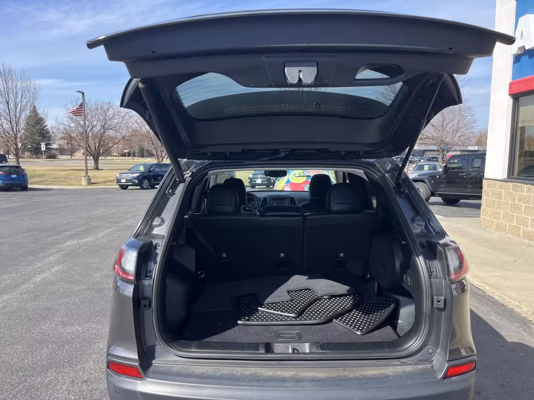 2019 Jeep Cherokee - 1C4PJMBX2KD104580 - Image #4