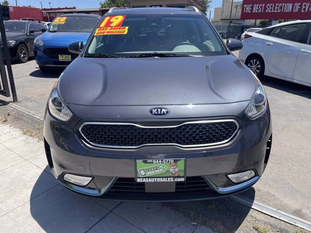 2019 Kia Niro Plug In Hybrid - KNDCM3LD5K5295944 - Image #3
