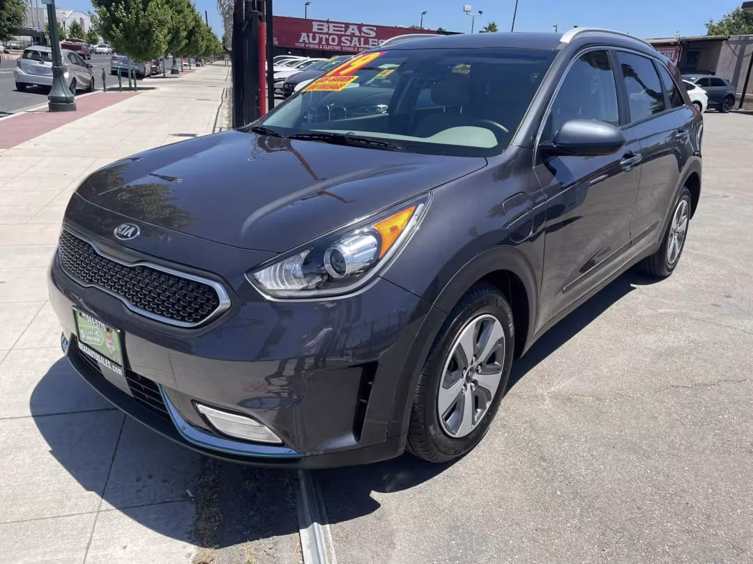 2019 Kia Niro Plug In Hybrid - KNDCM3LD5K5295944 - Image #4