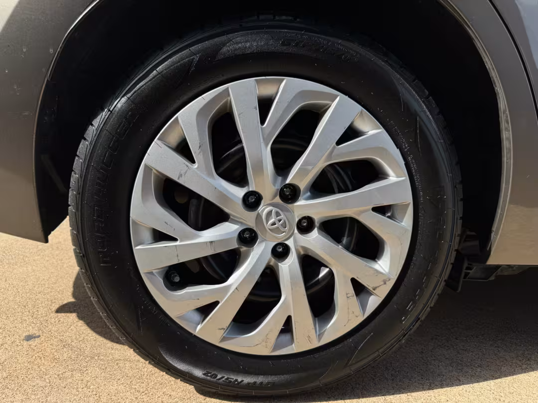2019 Toyota Corolla - 5YFBURHE5KP943446 - Image #21