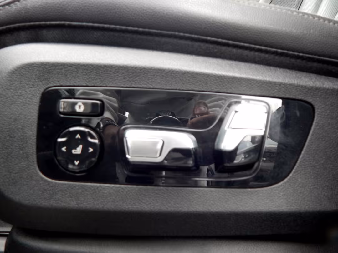 2020 BMW X7 - 5UXCW2C07L9A02493 - Image #17