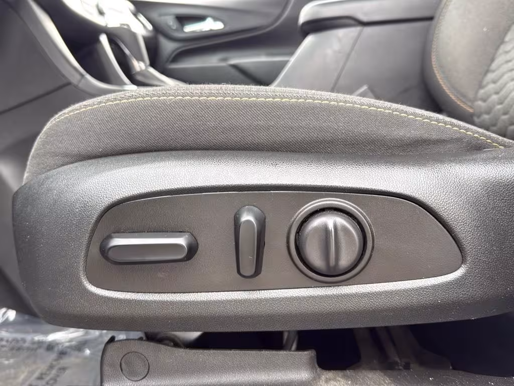 2020 Chevrolet Equinox - 2GNAXUEV4L6236603 - Image #25