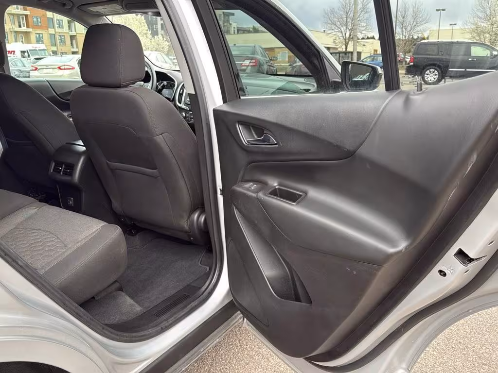 2020 Chevrolet Equinox - 2GNAXUEV4L6236603 - Image #29