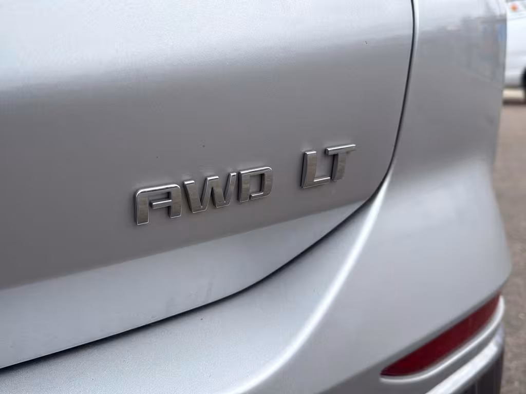2020 Chevrolet Equinox - 2GNAXUEV4L6236603 - Image #9