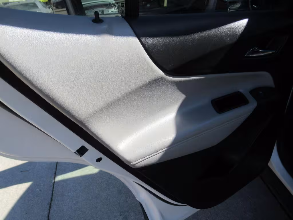 2020 Chevrolet Equinox - 2GNAXXEV5L6138875 - Image #10