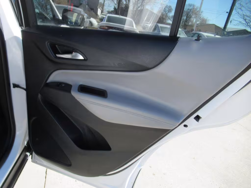 2020 Chevrolet Equinox - 2GNAXXEV5L6138875 - Image #11