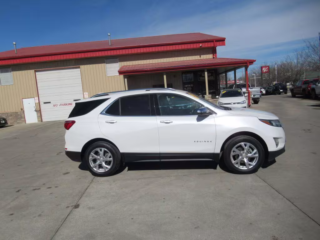 2020 Chevrolet Equinox - 2GNAXXEV5L6138875 - Image #3