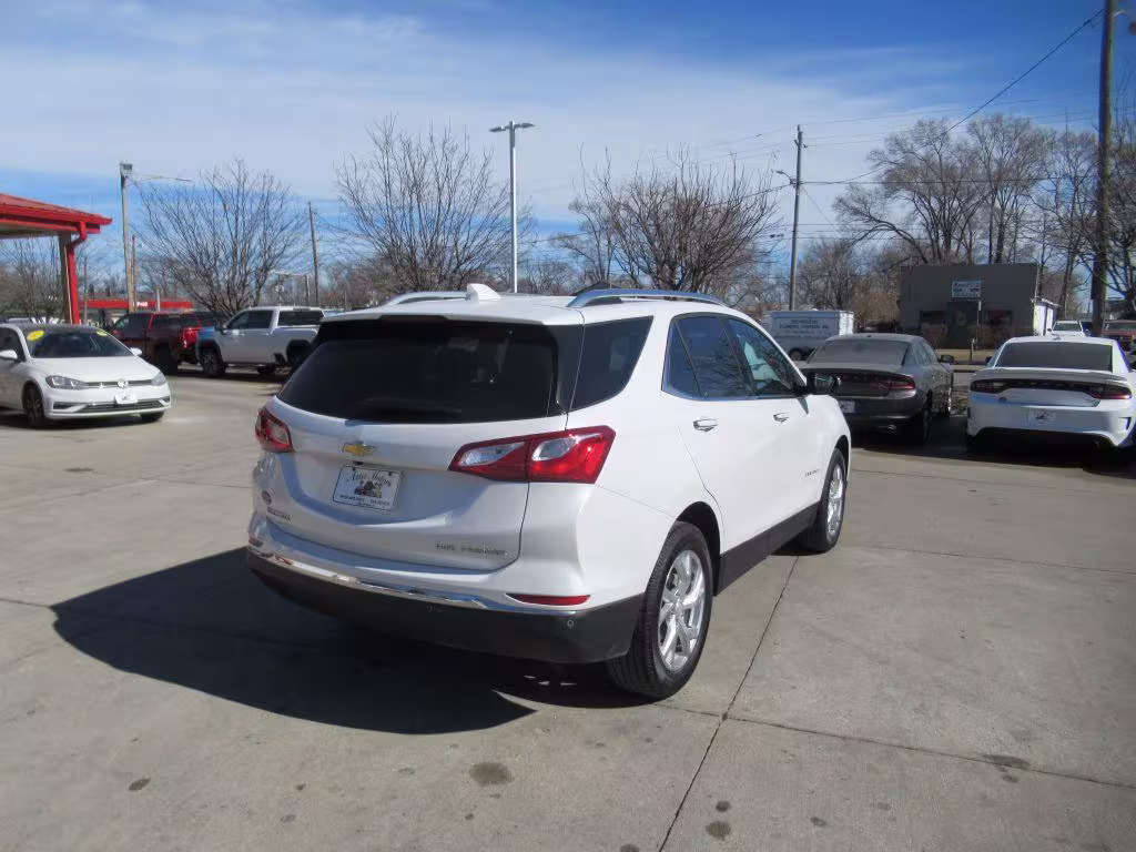 2020 Chevrolet Equinox - 2GNAXXEV5L6138875 - Image #4