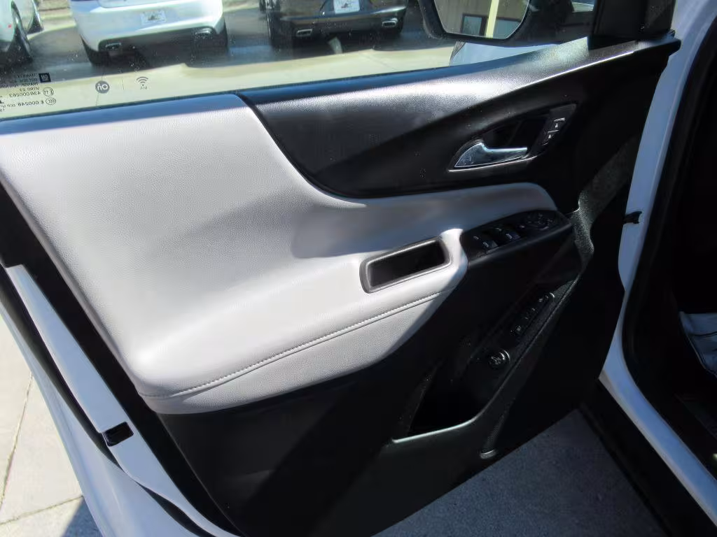 2020 Chevrolet Equinox - 2GNAXXEV5L6138875 - Image #9