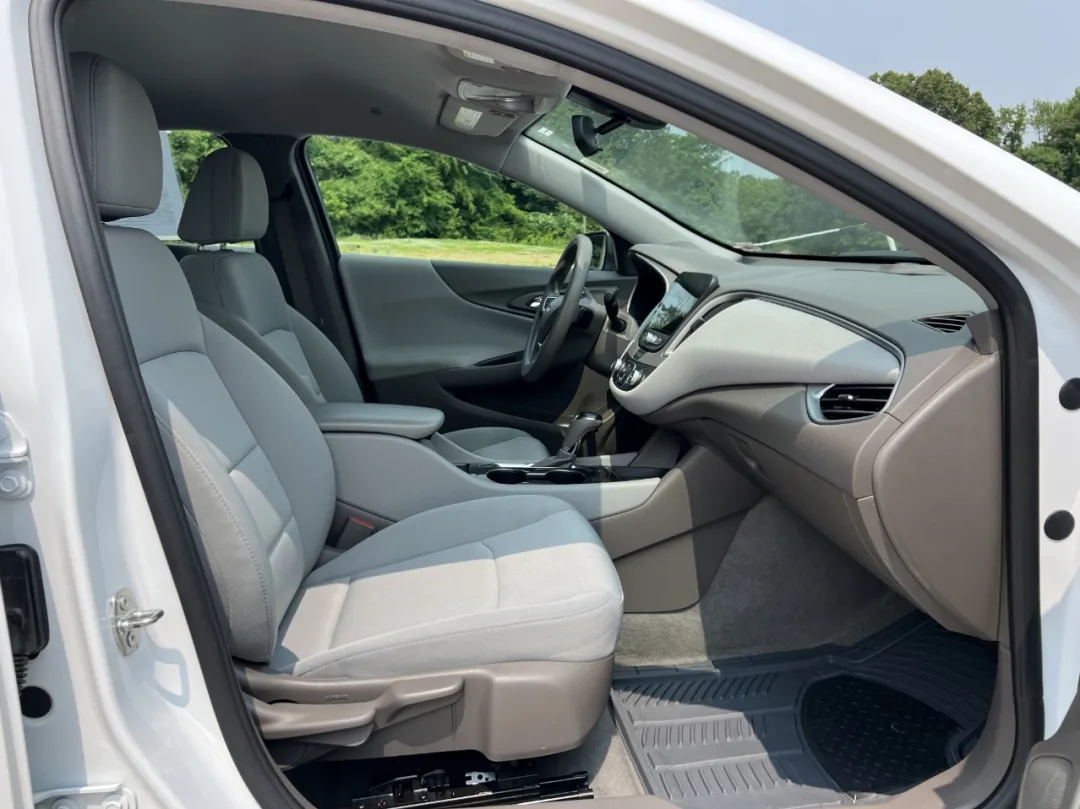 2020 Chevrolet Malibu - 1G1ZC5ST6LF000954 - Image #14