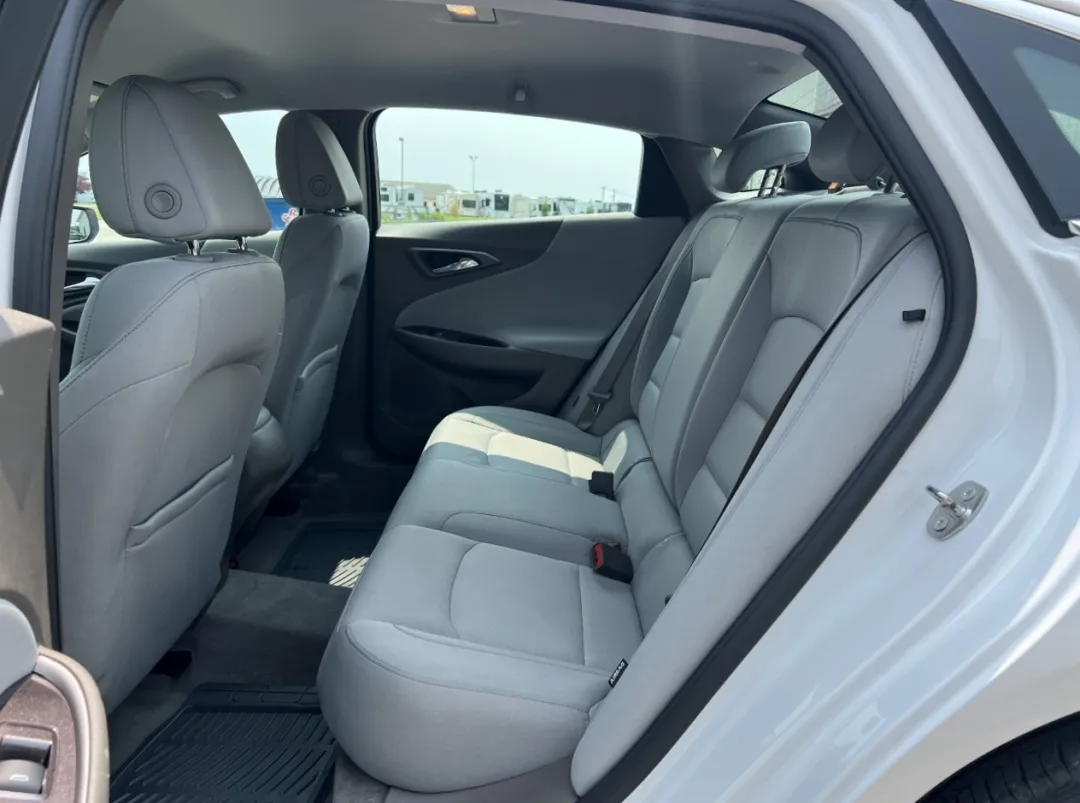 2020 Chevrolet Malibu - 1G1ZC5ST6LF000954 - Image #15