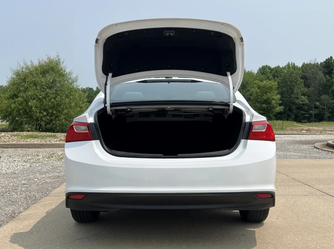 2020 Chevrolet Malibu - 1G1ZC5ST6LF000954 - Image #17