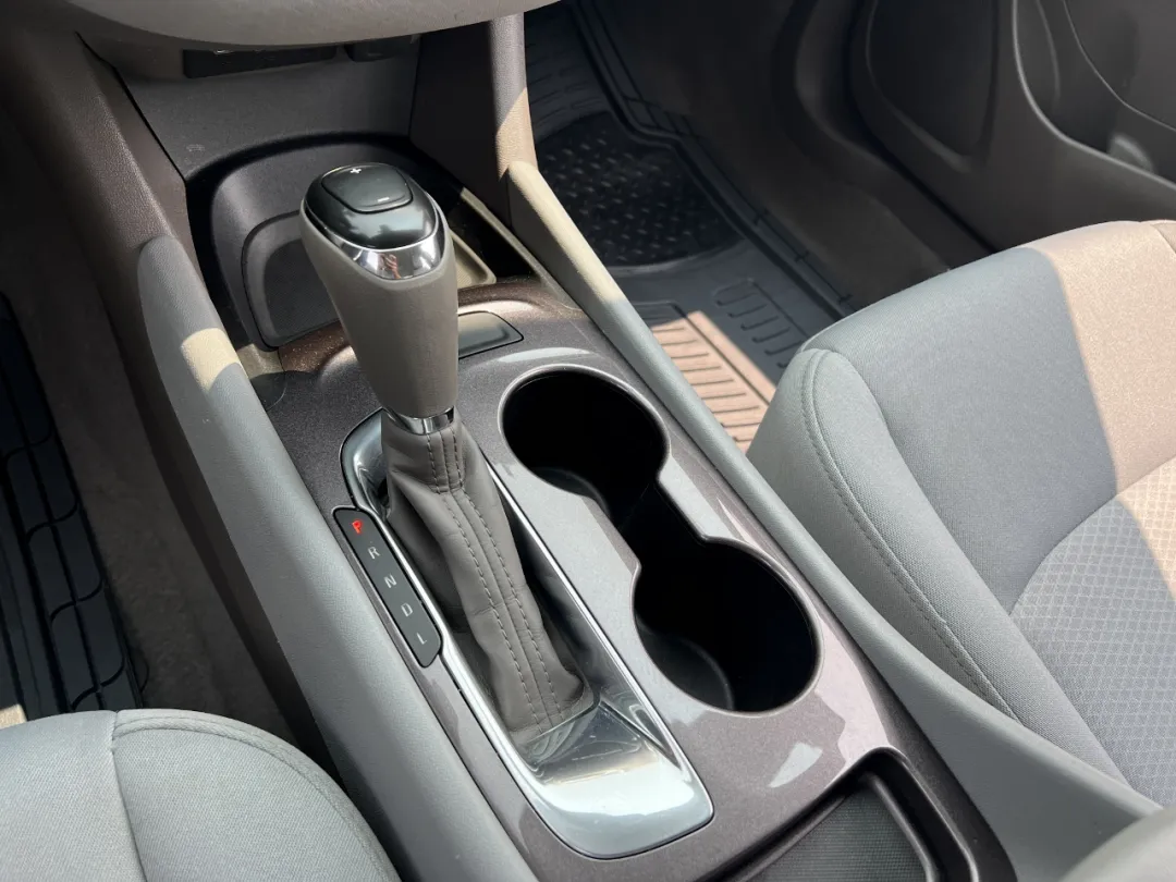 2020 Chevrolet Malibu - 1G1ZC5ST6LF000954 - Image #22