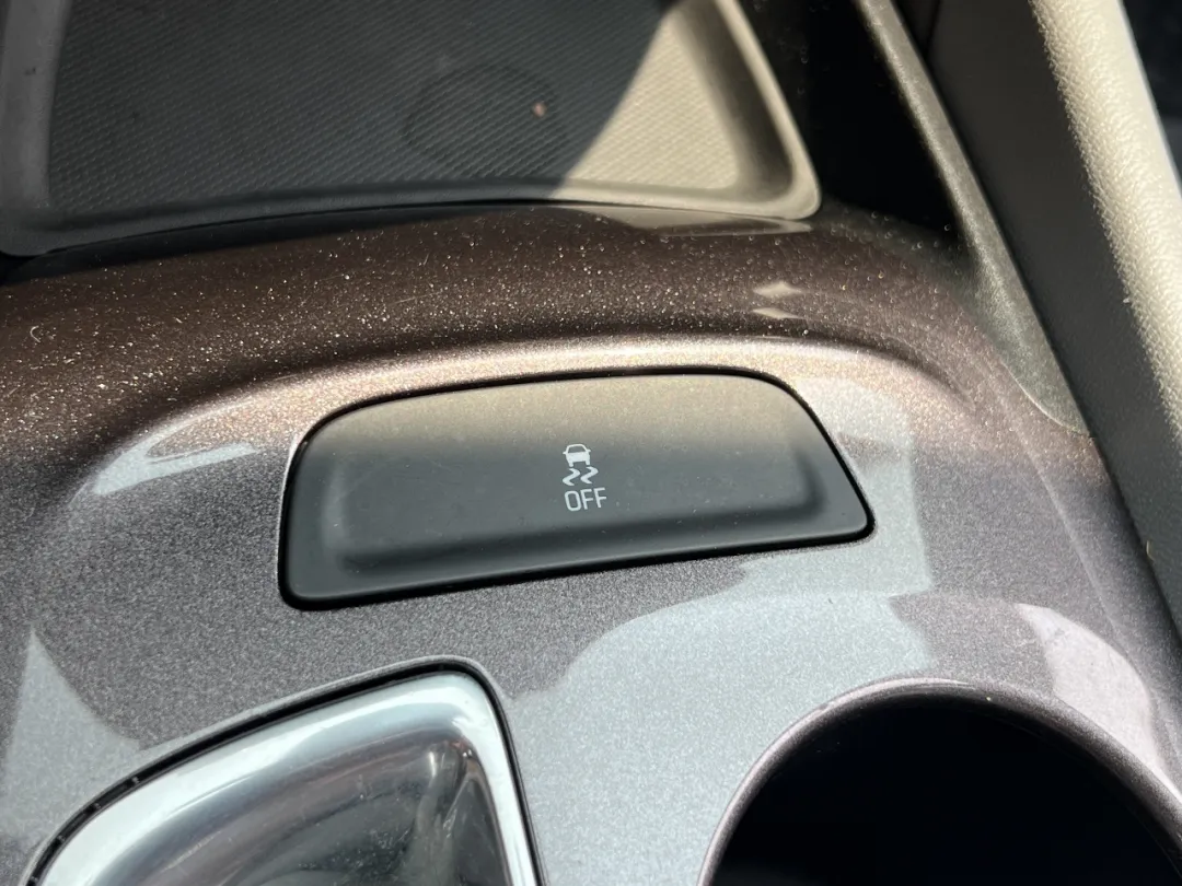2020 Chevrolet Malibu - 1G1ZC5ST6LF000954 - Image #27