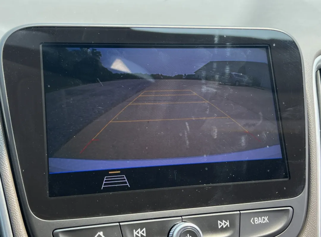 2020 Chevrolet Malibu - 1G1ZC5ST6LF000954 - Image #3