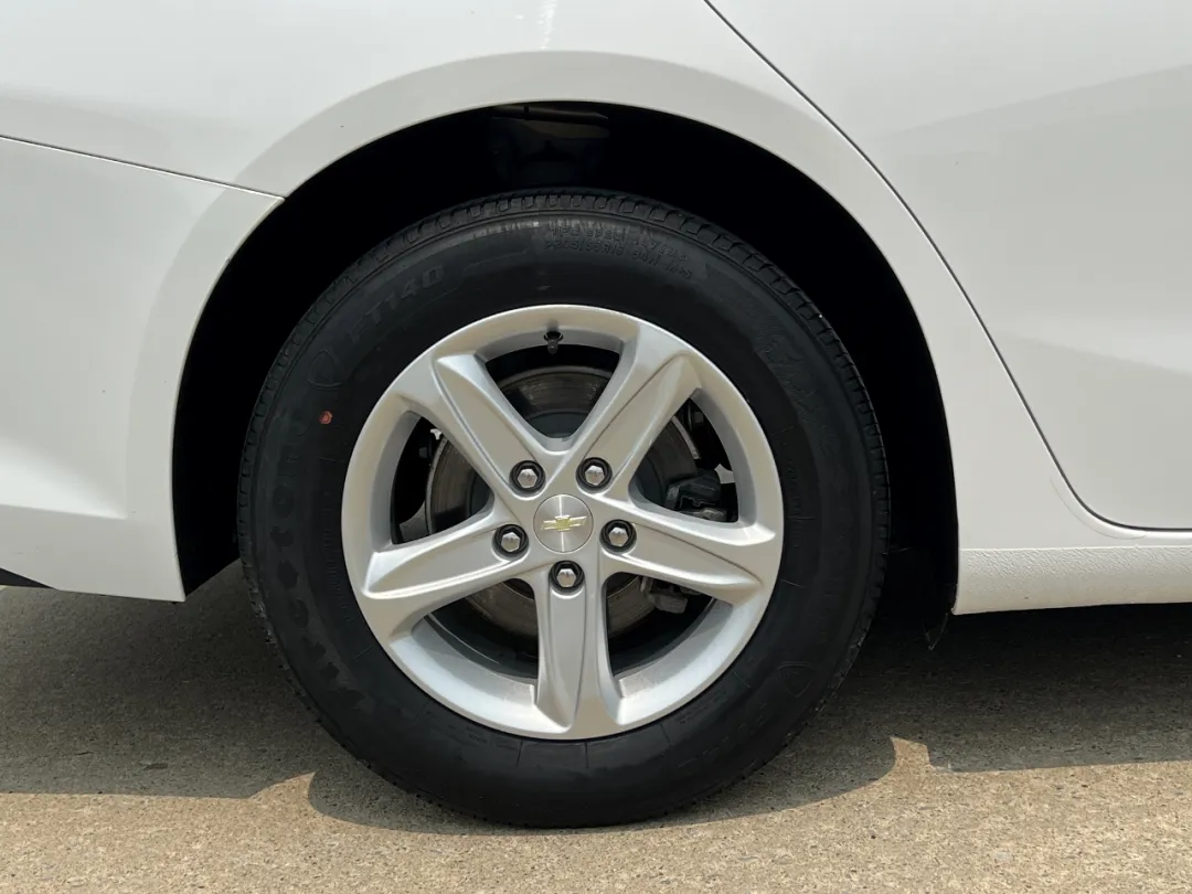 2020 Chevrolet Malibu - 1G1ZC5ST6LF000954 - Image #38