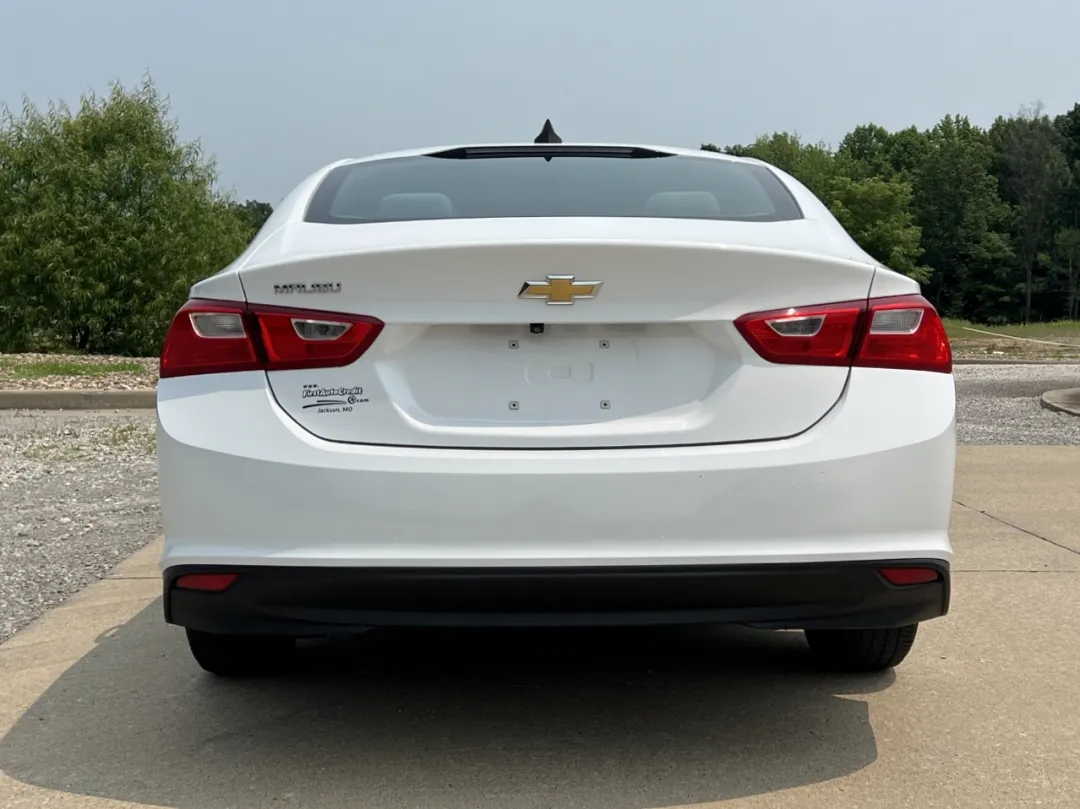 2020 Chevrolet Malibu - 1G1ZC5ST6LF000954 - Image #9