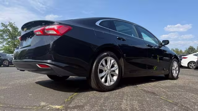 2020 Chevrolet Malibu - 1G1ZD5ST5LF087906 - Image #11