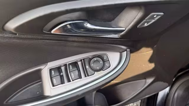 2020 Chevrolet Malibu - 1G1ZD5ST5LF087906 - Image #13