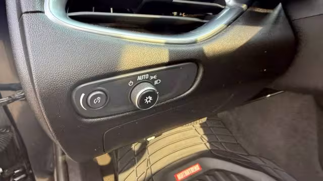 2020 Chevrolet Malibu - 1G1ZD5ST5LF087906 - Image #17
