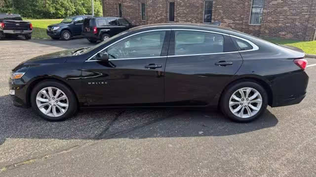 2020 Chevrolet Malibu - 1G1ZD5ST5LF087906 - Image #2