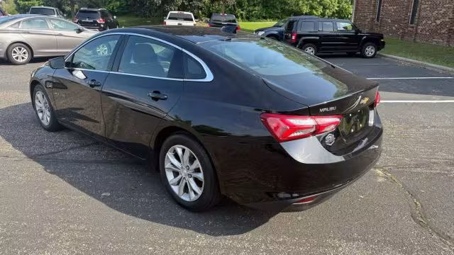 2020 Chevrolet Malibu - 1G1ZD5ST5LF087906 - Image #3