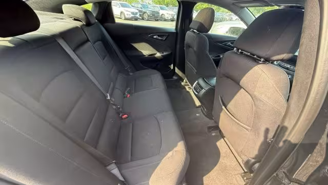 2020 Chevrolet Malibu - 1G1ZD5ST5LF087906 - Image #31