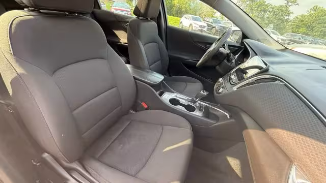2020 Chevrolet Malibu - 1G1ZD5ST5LF087906 - Image #36