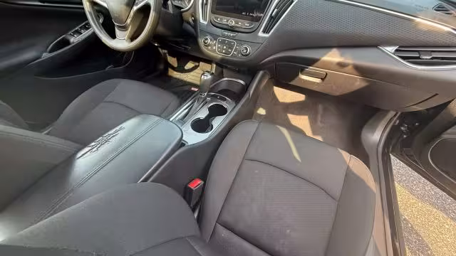 2020 Chevrolet Malibu - 1G1ZD5ST5LF087906 - Image #37