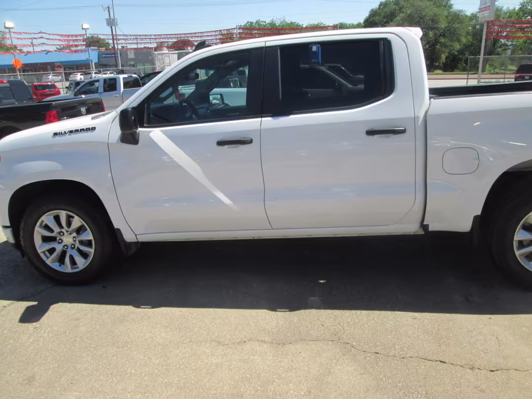 2020 Chevrolet Silverado 1500 - 3GCPWBEK1LG209041 - Image #9